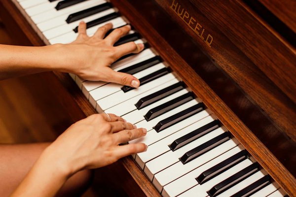 Quel modèle de Yamaha Clavinova offre la meilleure expérience de piano numérique ?