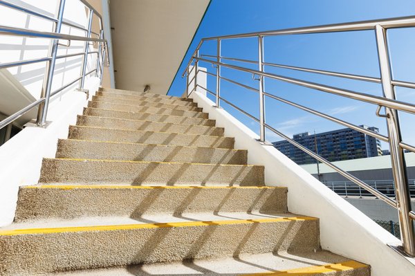 Quelle matière d'escalier choisir pour une résistance optimale ?