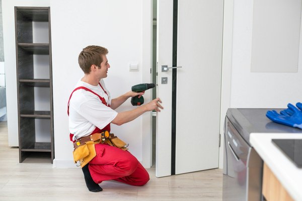 Serrurier à Ferney-Voltaire : en combien de temps il peut remplacer une serrure ?