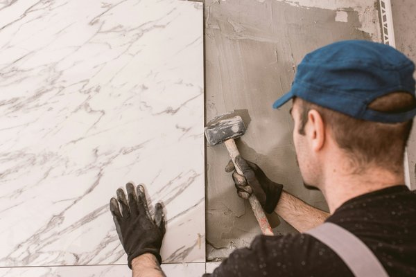 Facilitez-vous la vie : comment trouver un carreleur rapidement ?